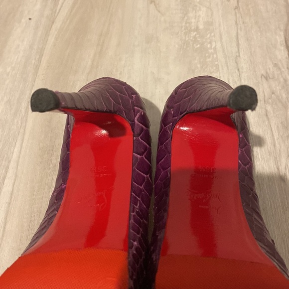 Christian Louboutin pump - Picture 8 of 8